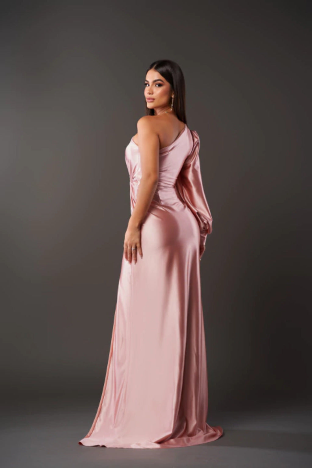 Kyara | Elegant and sophisticated dress